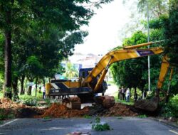 Quick Response BP Batam Lakukan Penanganan pada Jalan Amblas Gajah Mada – Tiban, Masyarakat Dihimbau Tetap Berhati-hati