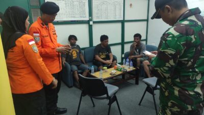 Basarnas Evakuasi 6 Abk Terombang Ambing Di Laut