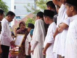 Kepala BP Dan Menteri Sosial RI Serahkan Dokumen Kependudukan Bagi Anak Naungan LKSA se-Kota Batam