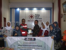 Langsung ke Demak, Siswa dan Guru SMAN 5 Purwokerto ini Berikan Bantuan Korban Banjir