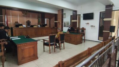 JPU Minta Terdakwa Kasus Penggelapan Tetap Ditahan, Penasihat Hukum Melihat Dakwaan JPU Kabur. 