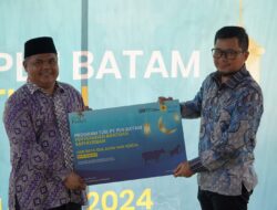 PLN Batam Serahkan Bantuan Hewan Kurban Rayakan Idul Adha 1445 H