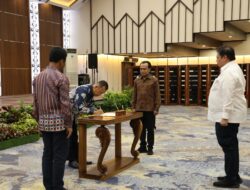 Menko Airlangga Lantik Anggota Bidang Administrasi dan Keuangan BP Batam