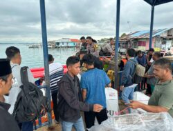 Pastikan Aman, Personil Polresta Barelang Gunakan Transportasi Laut Kawal Pergeseran Kotak Suara dari TPS ke PPK Belakang Padang