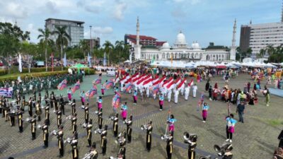 Rayakan Pawai Budaya Hari Jadi Batam 195, Rudi: Jaga Kolaborasi Antar Budaya Daerah