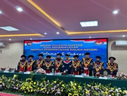 Amsakar Achmad Resmi Raih Gelar Doktor, Muhammad Rudi hingga Ansar Ahmad Turut Hadir
