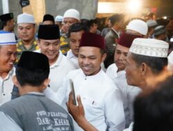 Warga Pekanbaru Berebut Swafoto dengan Gubernur Riau Baru