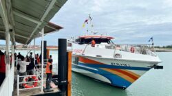 Batam Fast Berlabu di Gold Coast Ferry Terminal