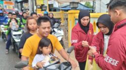 Satreskrim Polresta Barelang Bagi Nasi ke Warga Tanjunguma, 150 Kotak Ludes Jelang Berbuka