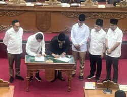 DPRD Batam Sahkan Perda Administrasi Kependudukan, Raperda PSU Perumahan Ditunda 60 Hari