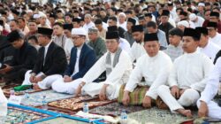 Ribuan Jemaah Padati Salat Idul Fitri di Dataran Engku Putri