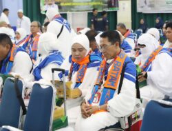 Amsakar Achmad Ikut Berangkat Haji, Kloter 25 Resmi Tutup Embarkasi Batam 2026