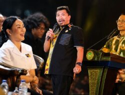 Paskah Oikumene Batam Meriah, Mongol Stres Bikin Ribuan Jemaat Tertawa