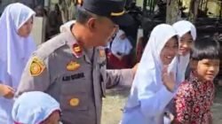 Tak Ingin Ditakuti, Polisi Ajak Siswa SLB Jalan-jalan dan Jajan