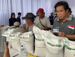 BULOG Salurkan Bantuan Beras di Cilacap, 275 Ribu Warga Jadi Penerima