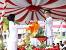 Merah Putih Berkibar di Dataran Engku Putri, Amsakar: Kemerdekaan Harus Diisi Kerja Nyata